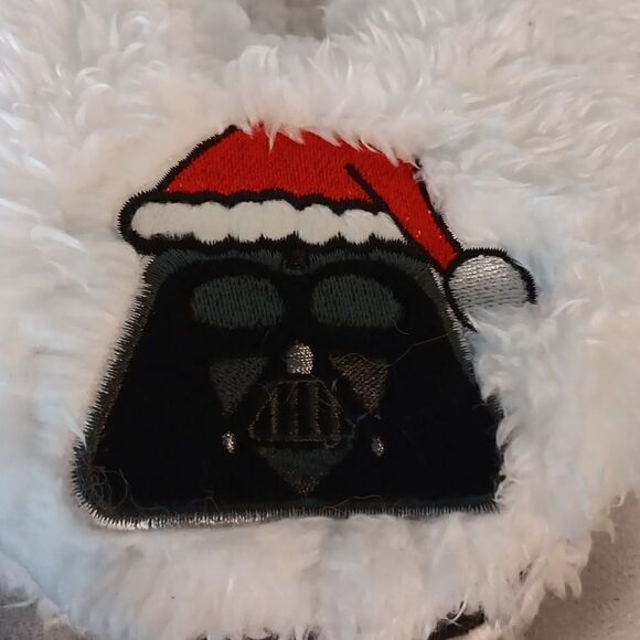 Star Wars Fuzzy Babba Slipper Socks - Picture 5 of 6